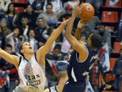 Efes, Yunan rakibini geçemedi