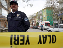 Polis otosuna taşlı saldırı